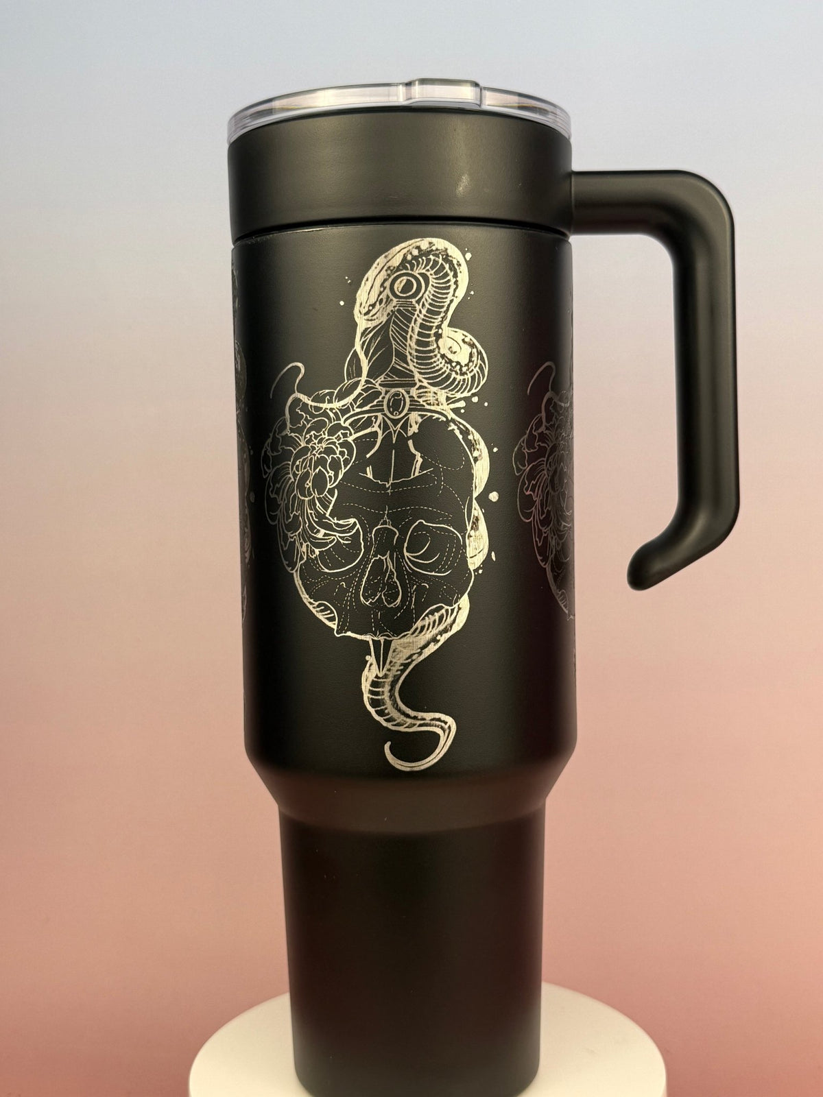 Skull and Dagger – Artwork by Steven "Gumbie" Severt - tattootumblers