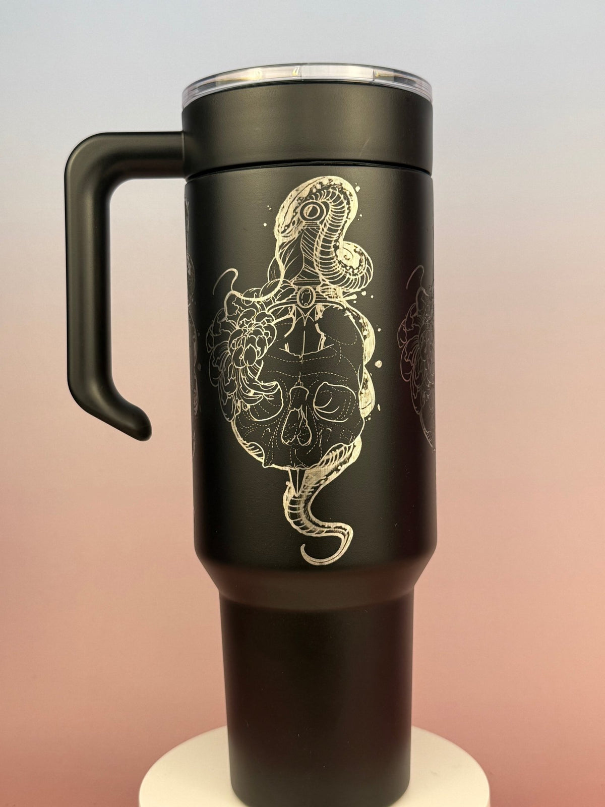 Skull and Dagger – Artwork by Steven "Gumbie" Severt - tattootumblers